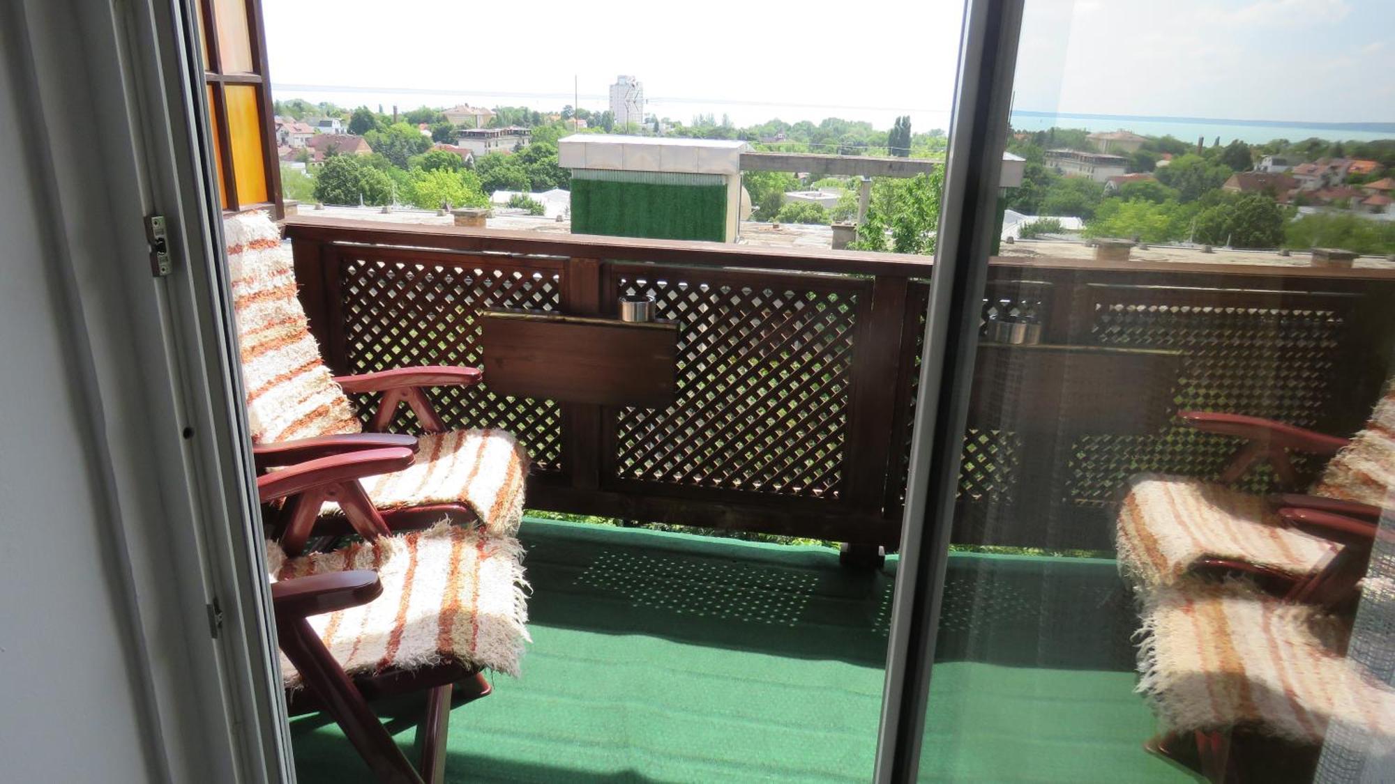 Prima Porta Vendeghaz Hotel Balatonalmádi Екстериор снимка