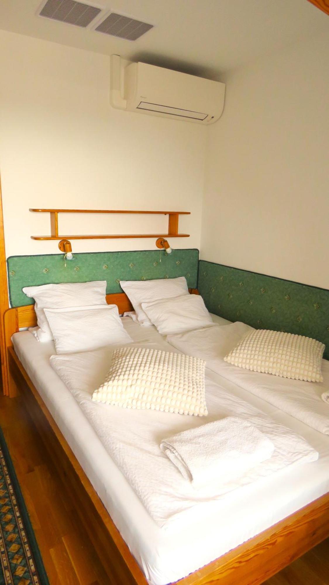 Prima Porta Vendeghaz Hotel Balatonalmádi Екстериор снимка